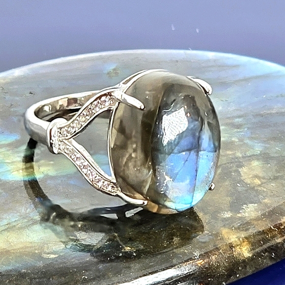 Natural Oval Labradorite & CZ 925 Sterling Silver Ring. - Picture 8 of 8